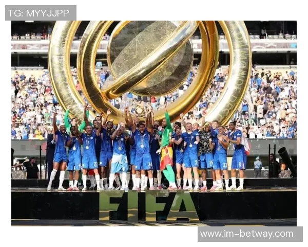 菲尔琼斯认为切尔西需再引进一两名球员才能争夺冠军