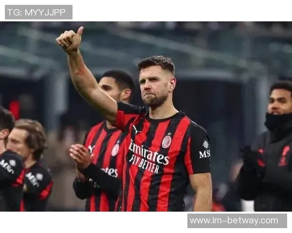 米兰新援菲尔克鲁格亮相发布会期待重返欧冠并肩承载9号荣耀 米兰新援菲尔克鲁格亮相发布会期待重返欧冠并肩承载9号荣耀