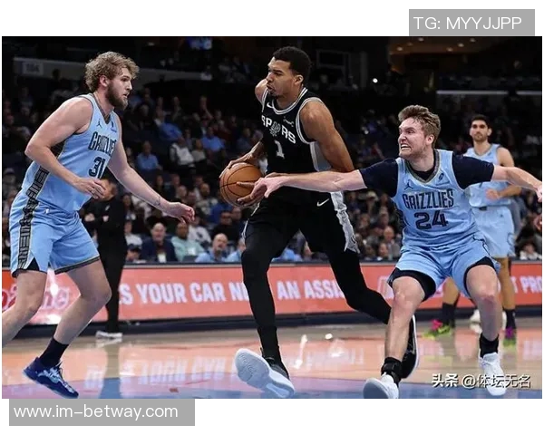 墨菲攻防兼备表现出色13投10中斩获24分5篮板4助攻3抢断正负值8