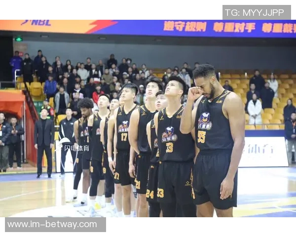 山东蜜獾在NBL常规赛第九轮中以85比93惜败于上海玄鸟展现顽强斗志